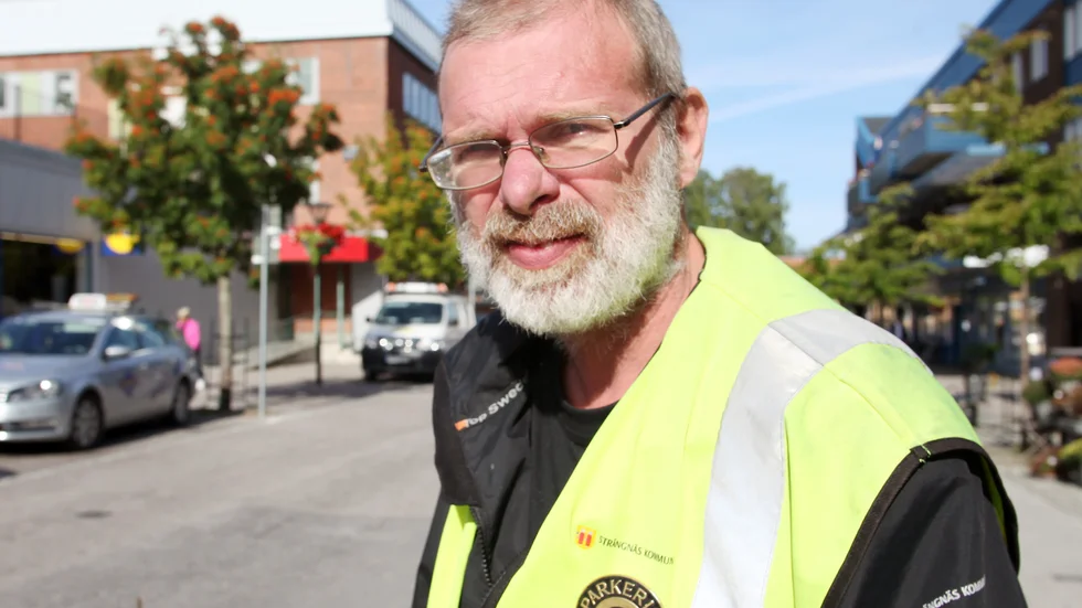 Björn Siljeström har satt igång arbetet med att avveckla datumparkeringarna, efter beslut i teknik- och servicenämnden.