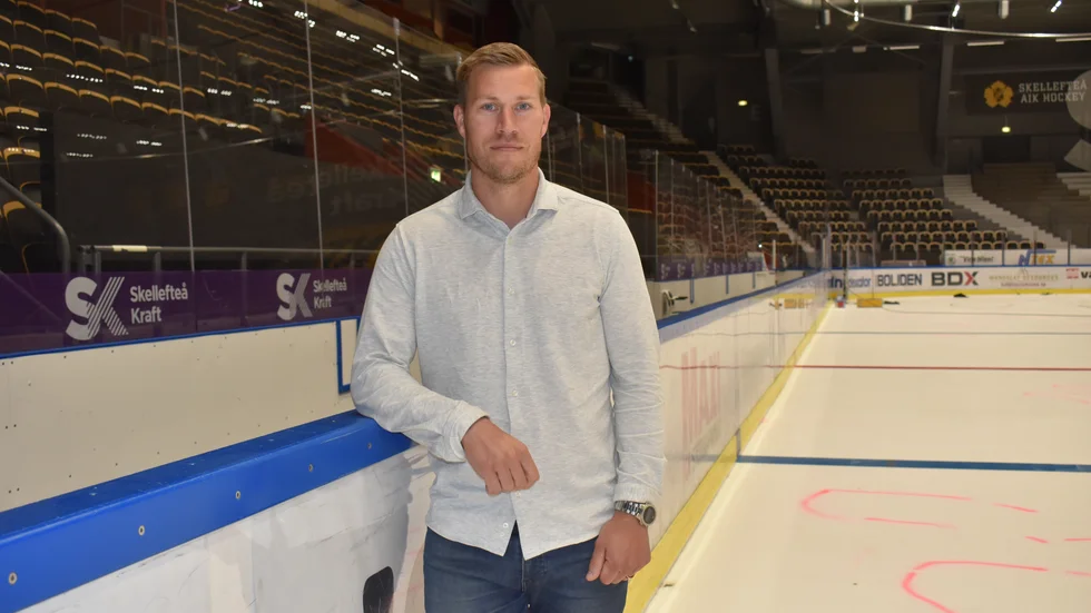 Andreas Falk har haft fullt upp sedan han blev klar som en av tre tränare i Skellefteå AIK. I en längre intervju berättar Falk om sin historia med Skellefteå och varför klubben passar honom så bra.