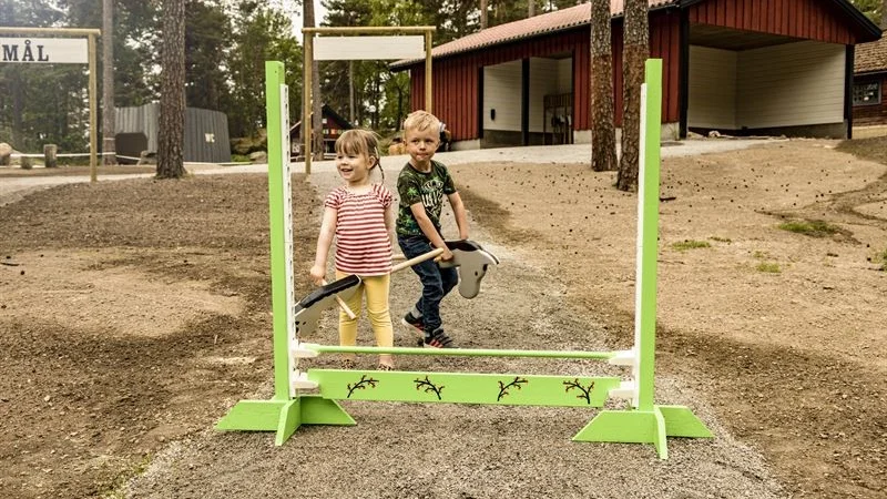 Nu finns det även käpphästar i djurparken!