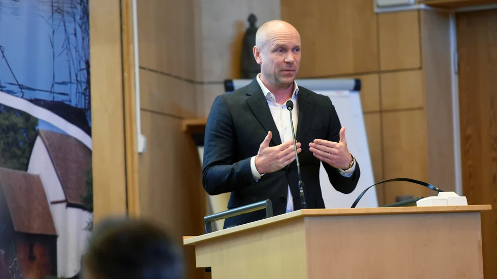 Kommundirektör Johan Malmberg redogjorde för hur kommunen arbetar med coronautbrottet. 