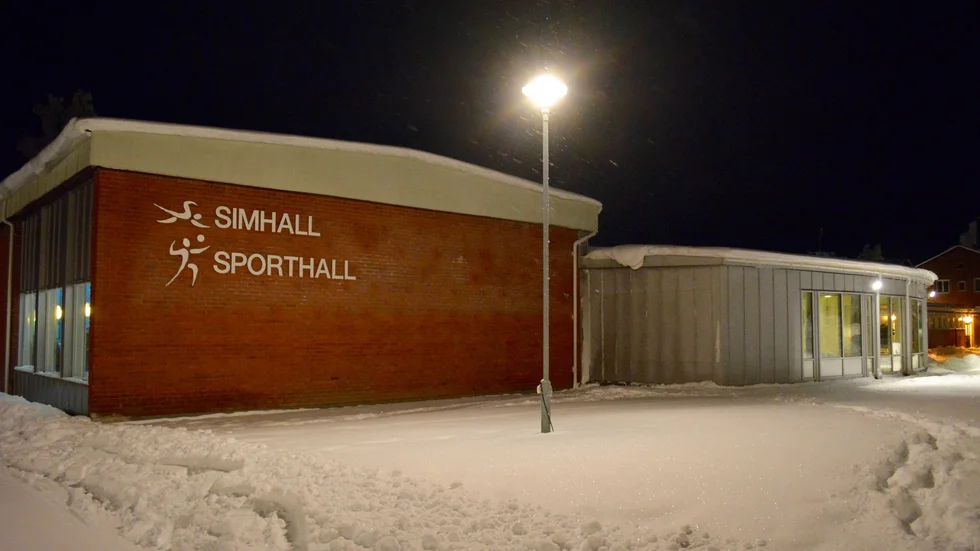 Simhallen i Norsjö byggdes 1966 och sjunger nu på sista versen.
