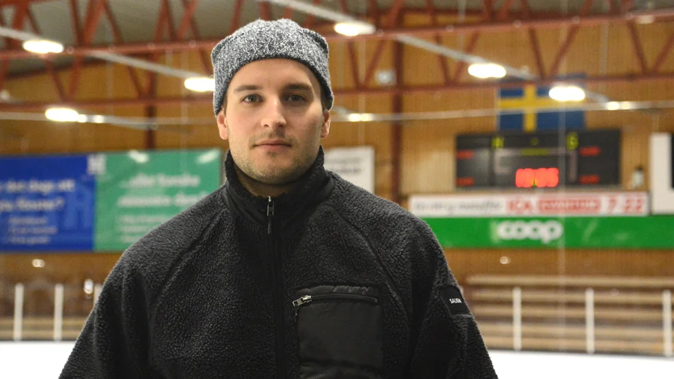 Från Vimmerby till Dundee i Skottland. Det är ett steg som Roman Semjonov tagit, med mellanlandning i den allsvenska hockeyn. 
