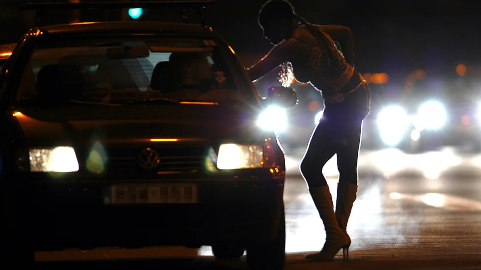 Sexköpslagen gör att svensk polis har långt större möjligheter att ingripa, inte bara mot sexköpare, utan även mot hallickar och traffickingnätverk.