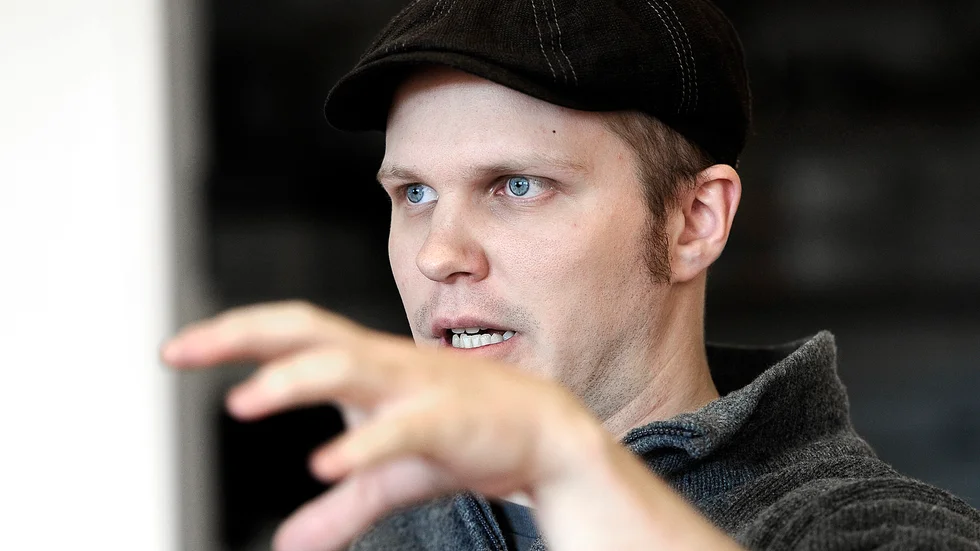 Nils Harneskt reagerade starkt när han tittade ut från fönstret på sin arbetsplats. 