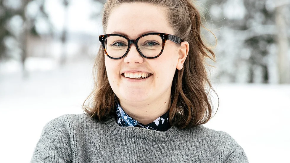 Sofia Öberg är projektledare för Formstarkt Norrbotten med syfte att skapa nätverk och nya typer av samarbeten mellan besöksnäringen och professionella utövare inom konsthantverk, hantverk, slöjd och design.