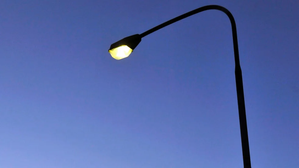 Per-Inge Andersen önskar en gatlampa till en korsning i byn Eldstorp. 