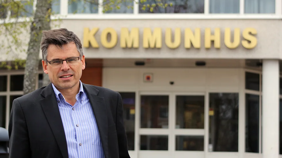 Hotelserna och det hätska debattklimatet har inte spelat in, säger Lars Rosander (C). Mitt ställningstagande beror på att jag lyssnat på olika argument och vägt för och emot vindkraften.