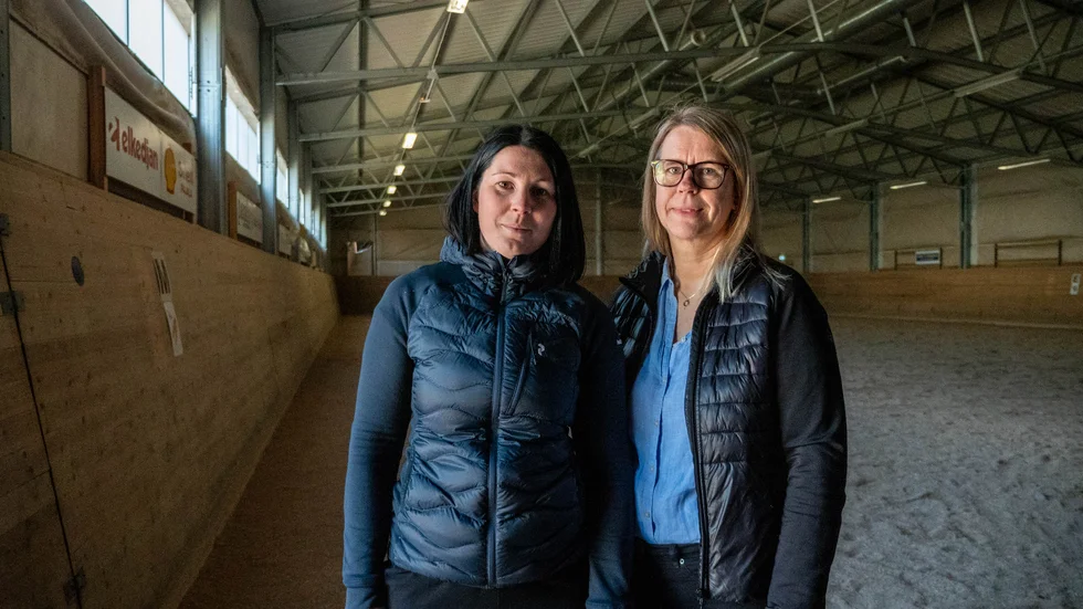Anna Taavola och Annika Niskala, som båda ingår i interrimsstyrelsen för Pajala hästkraft.