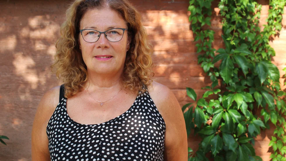 Marie Reifelton erinrar om att "hålla sig borta från smittspridning" inte är synonymt med isolering och utegångsförbud. 
