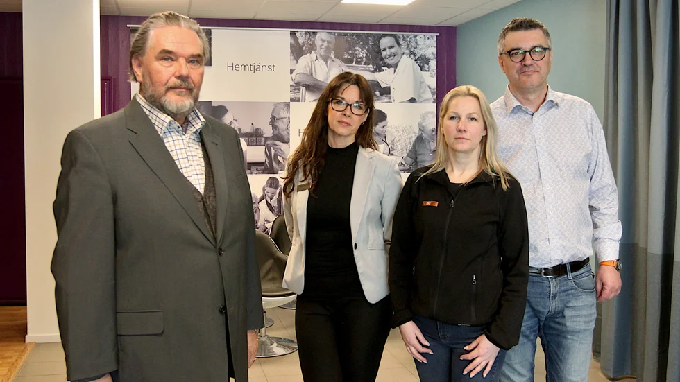” De små företagen glöms ofta i sådana här situationer” säger Simon Hohenthal, ordförande i Företagarna Enköping, här med styrelserepresentanterna Carina Berntsson, Erica Penzo och Elvir Blasevic. De efterlyser en bättre dialog med kommunen gällande åtgärder för näringslivet med anledning av corona.