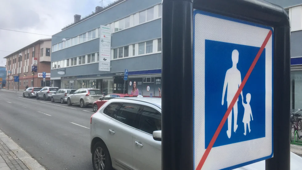 Här på Stationsgatan i Skellefteå stals en bil mellan den 6 och 7 maj.