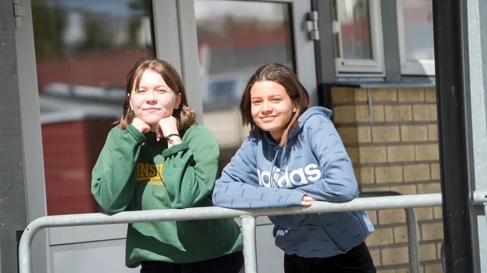 Hilda Ander och Elise Berkenstam längtar efter att få gå på balen.