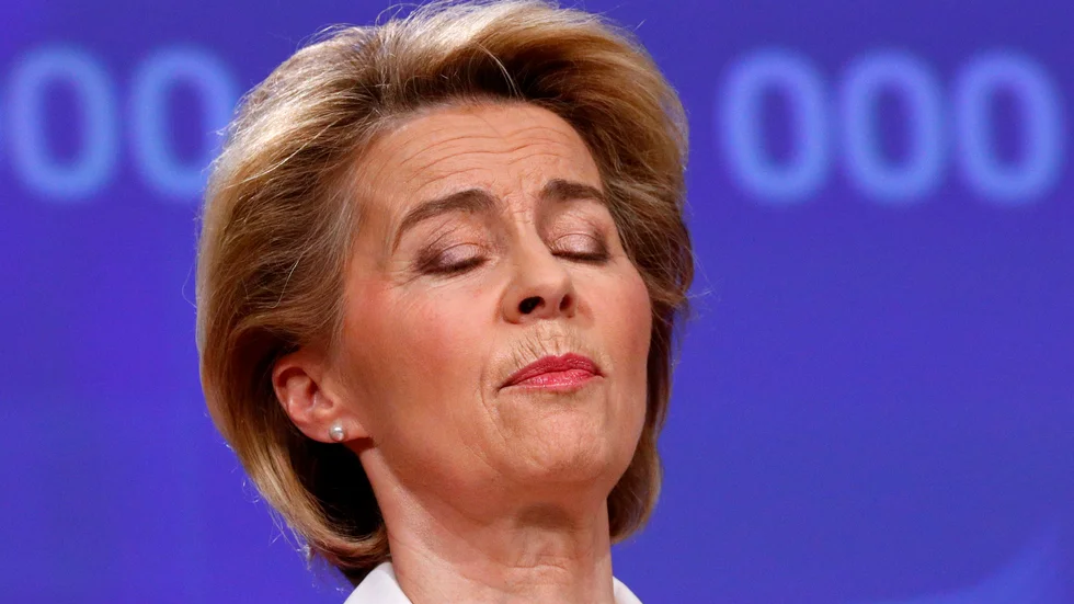 EU-kommissionens ordförande Ursula von der Leyen får vänta med att presentera en eventuell EU-strategi för släppandet av restriktioner efter coronapandemin. Arkivfoto.