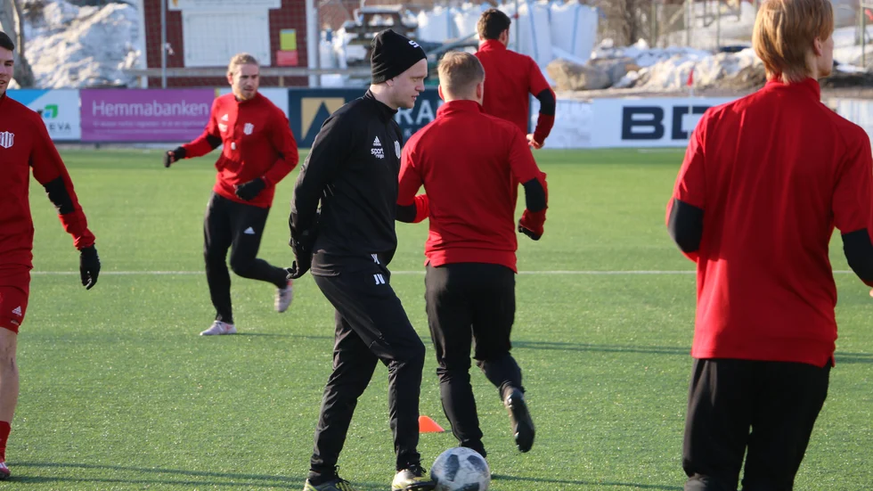 Tränaren Joakim Vikströms manskap i Piteå IF ska utökas med ett par spelare till.