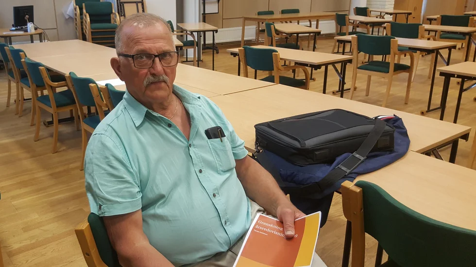 Det politiska styret i Tierp kritik av revisorerna för att man inte levt upp till de poltiskt fastställda finansiella målen. Göran Karlsson (S) är ordförande i för kommunens revisorer.