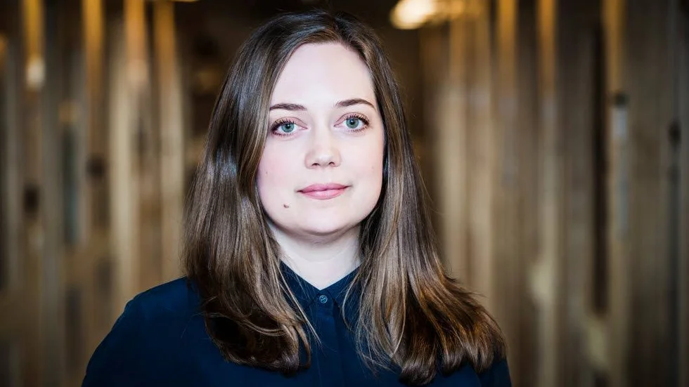 Jouråklagare Åsa Valter har inga uppgifter att lämna om händelsen på boendet i Öjebyn annat än att den misstänkte mannen är anhållen. "Mycket är fortfarande oklart i nuläget, flera personer ska förhöras".