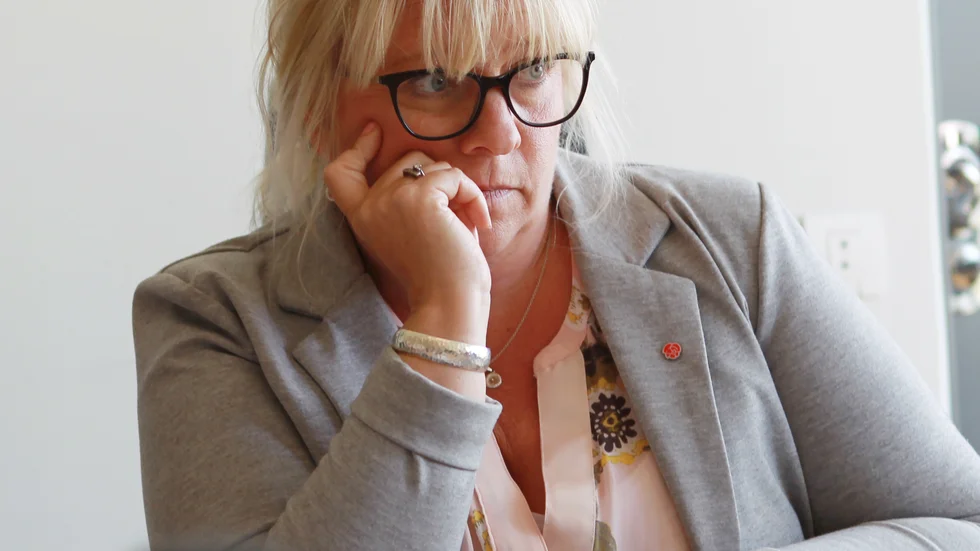 Meit Fohlin och övriga i oppositionen fick stöd av Sverigedemokraterna för att behålla serveringen på Gråbo. 