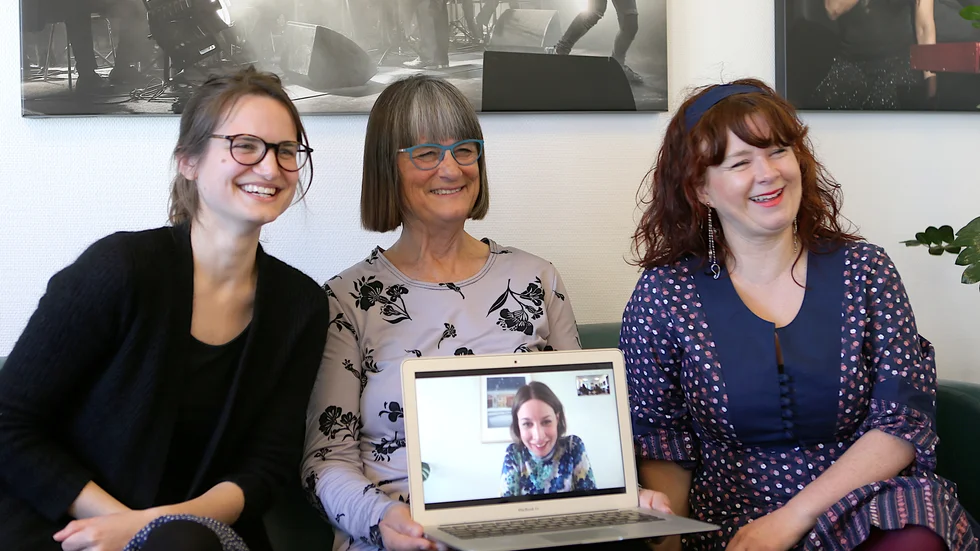 Vera Kebbe, Lisen Kebbe, Sara Boström och Britta Persson på länk i datorn, berättade om det nya barnkörprojektet på Gotland.