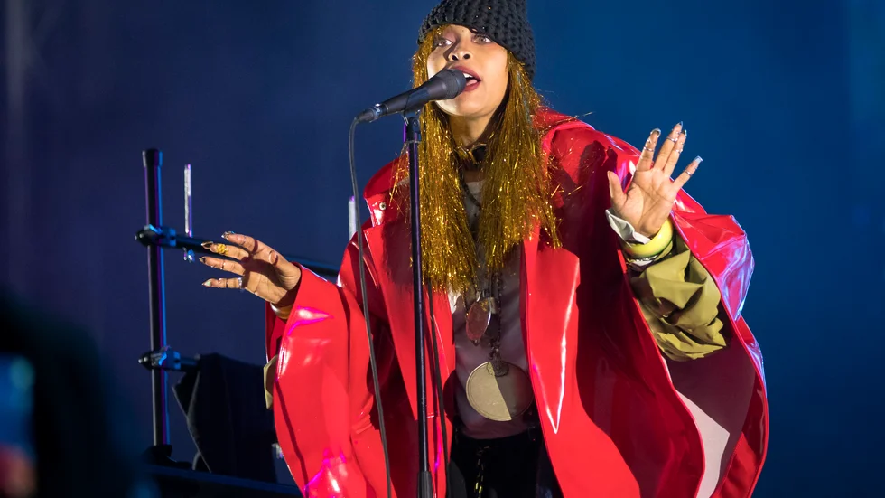 Erykah Badu (bilden) ska möta Jill Scott i ett online-evenemang. Arkivbild.