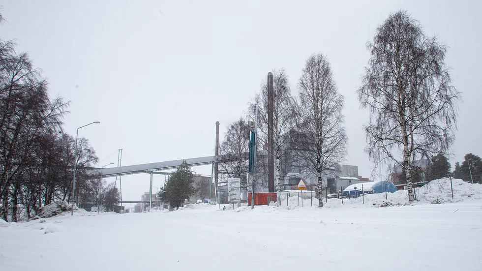 En olycka inträffade vid renseriet på SCA under onsdagen. En person har ådragit sig allvarliga skador i armen efter att ha gjort illa sig i en maskin. (Arkivbild)