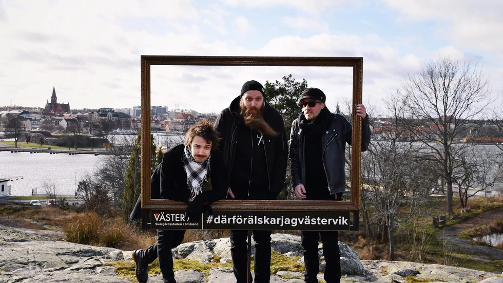 Skrammel är Martin Deann, Mathias Johansson och Viktor Berggren. Nu ger de ut ny musik. 