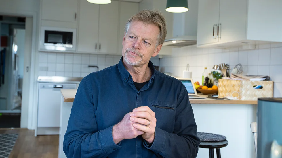 Niel Powell befarar att det blir svårt att klara jobbet utan sin medicin. Han har en stark social roll som professor och kommer inte att kunna fortsätta med det på samma sätt som nu.