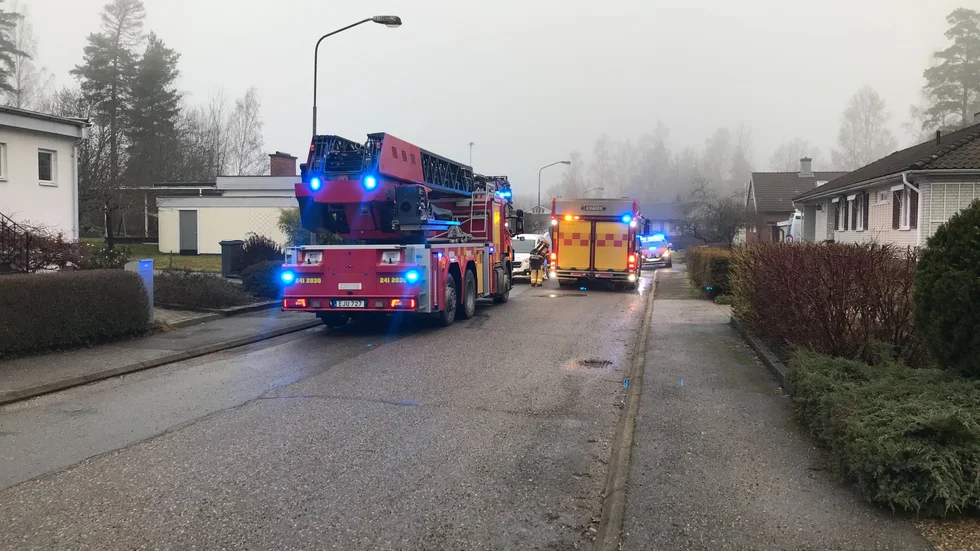 Larmet kom 12.08 på fredagen. Flera enheter från räddningstjänste ryckte ut.