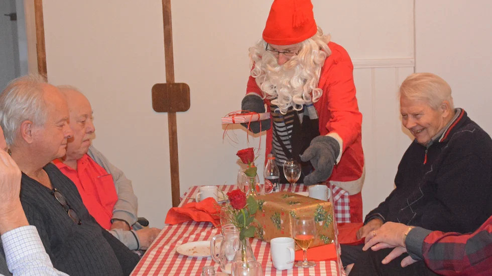 Det blev tomtebesök under julfesten i lördags.