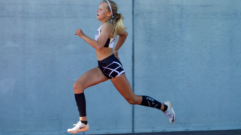 Lina Ånstad sprang fort och skrällde i stavhopp under Örebro indoor games.