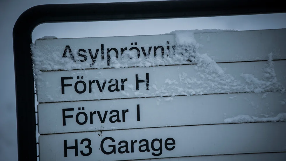 En man från Eskilstuna åtalas för dödshot mot anställda på Migrationsverket i Flen.