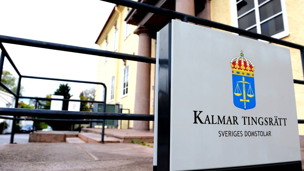 Mannen åtalas för totalt fem fall av ringa narkotikabrott.