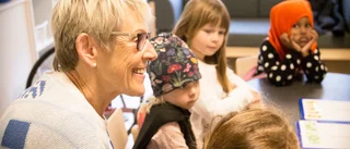 Iréne är först ut som  ”mormor” i förskolan