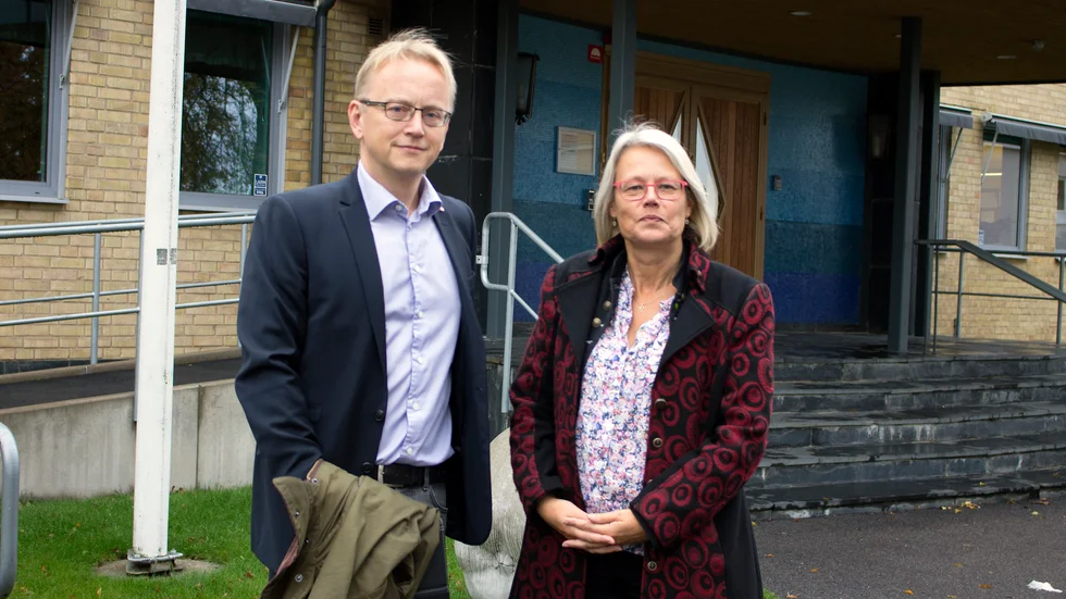 Fredrik Olovsson (S), ordförande i regeringens finansutskott, besökte hemstaden Vingåker och pratade kommunal ekonomi med Anneli Bengtsson (S), kommunstyrelsens ordförande. 
