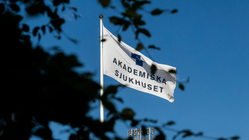 Två för tidigt födda barn avled efter vårdmiss på neonatalenheten på Akademiska sjukhuset i Uppsala.