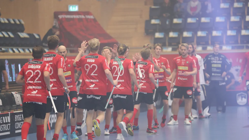 Det här var en vanlig syn i IFU Arena när Storvreta besegrade Mullsjö med 10-6.