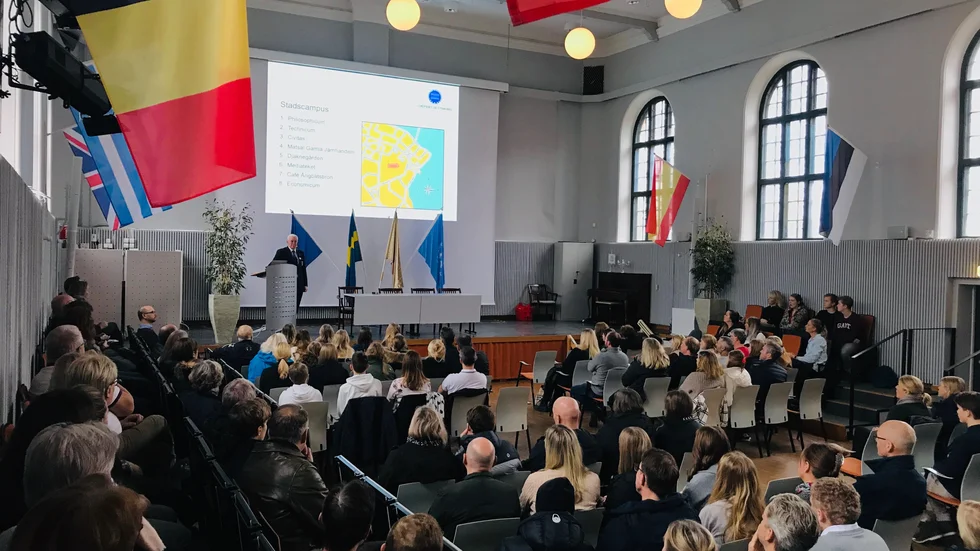 Det var i det närmaste fullsatt inne på Djäknegården när Europaskolan arrangerade öppet hus under lördagen.  