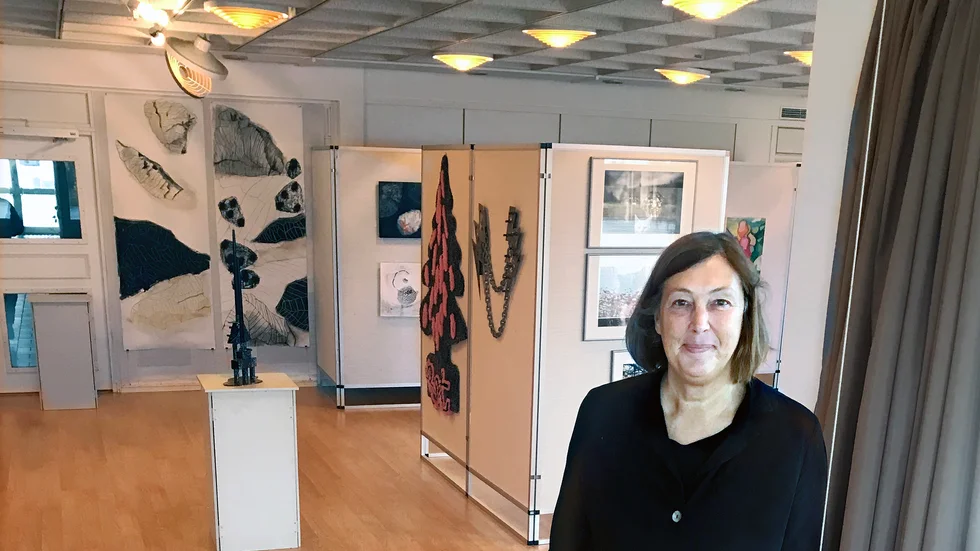 Ett sextiotal konstverk av norrbottniska visas på utställningen Konst åt alla i Överkalix."Tanken är just att göra konst tillgängligt för alla", säger Paula Hoffman, konstansvarig hos Sveriges Folkets hus och parker.