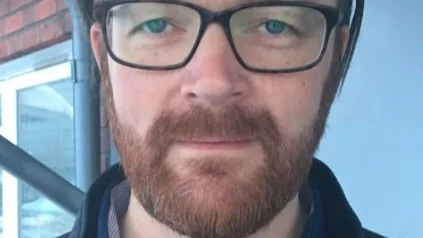 Anders Rydehäll, försäkringsansvarig på Handels A-kassa, skriver regelbundet på sidan 2 i NSD.