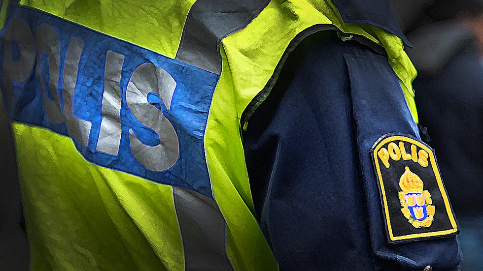 Mannen greps misstänkt för misshandel och åklagare ska besluta om han ska anhållas eller släppas.