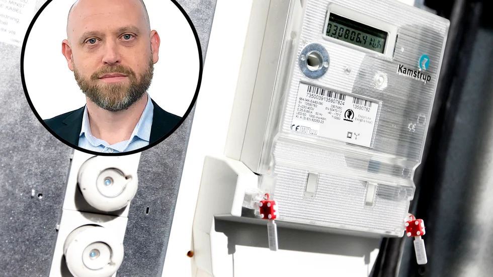 Arbetet inleds nu i februari och under 2020 räknar EEM med att byta ut 2 700 mätare hos företag och i flerfamiljshus. På bild även Fredrik Andersson, servicechef på EEM.