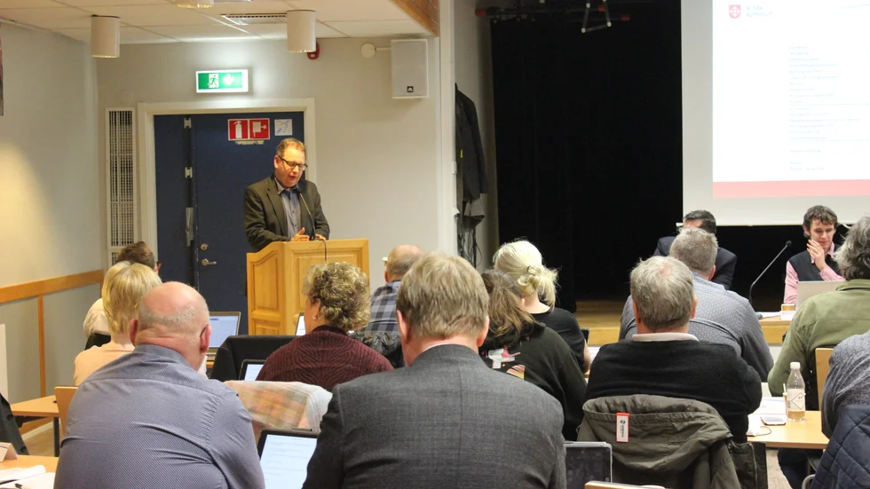 Lars Karlsson (L), ordförande i vård- och omsorgsnämnden, var en av flera som deltog i debatten om förändringarna i budgeten.