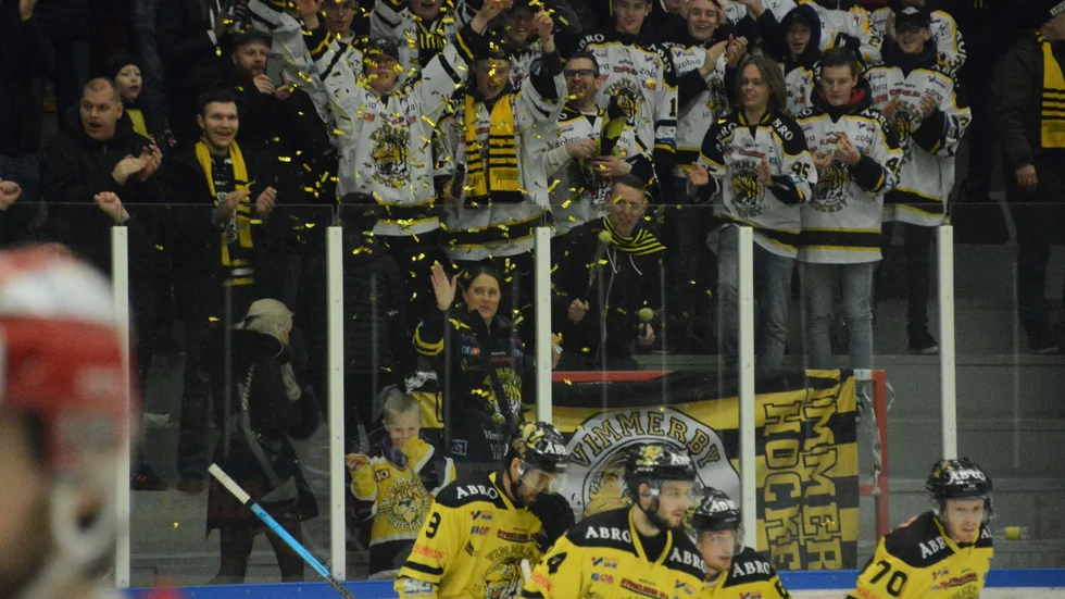 Konfetti över VH, som nu är klara för den tredje playoff-rundan.