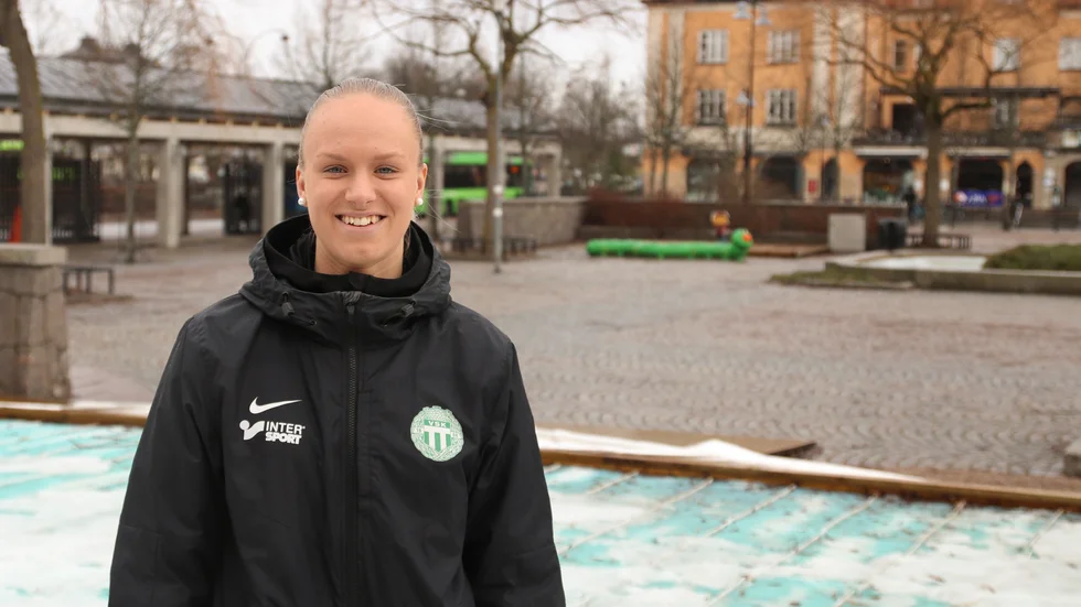 Ninnie Borendal Wodlin, vårddirektör, åkte till norra Italien förra veckan och Krister Björkegren, regiondirektör, säger att regionen följer rekommendationer från Folkhälsomyndigheten och Smittskyddsenheten,
