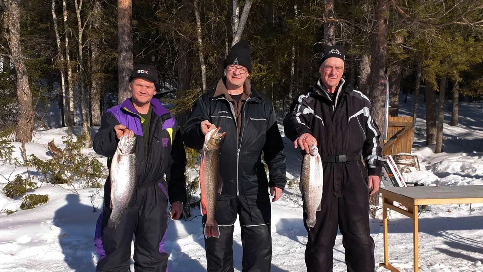 Tvåa blev Simon Hagberg Boden, med en regnbåge 2390 g. Första platsen knep Anders Lundgren, Sjulsmark. Hans röding vägde 2810 g. Tredje platsen tog Stig Rieglert, Svensbyn, med en regnbåge på 2,2 kilo.