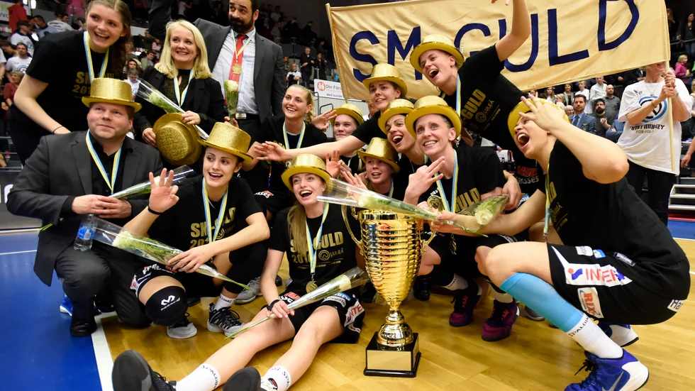 Slut med medaljbonus från kommunen. Så här såg det ut 2016 när Luleå Basket vann SM-guld.