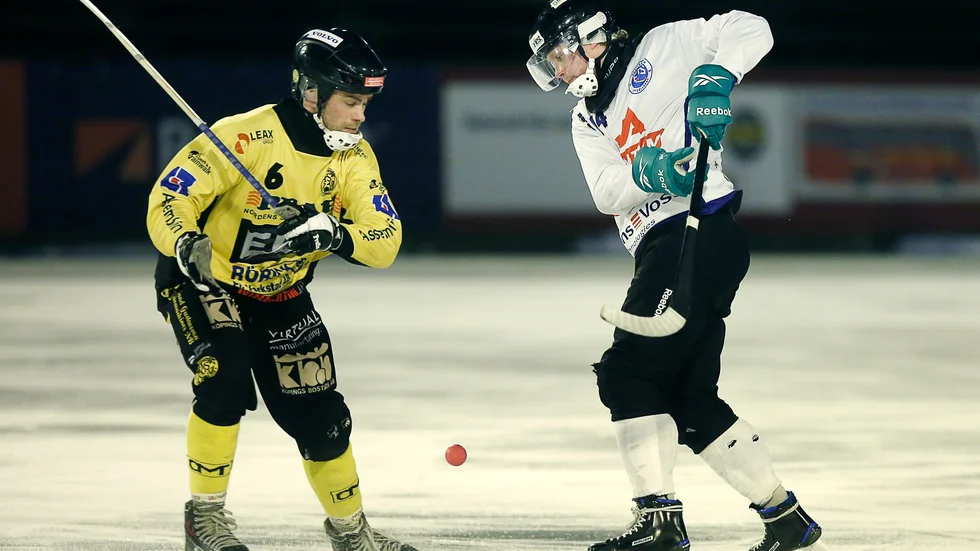 Helgens hemmapremiär mot Djurgården blir inte av då isen inte är färdig i Eskilstuna. 