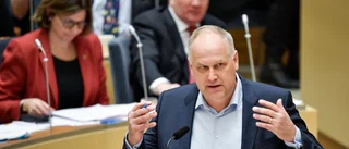 Menar oppositionen allvar med hotet om nyval?