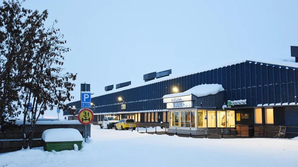 Behovet av skyddsutrustning är stort. Nu kliver privatpersoner och företag in och skänker material. Dessutom bidrar allmänheten med mat och godsaker till personalen. 