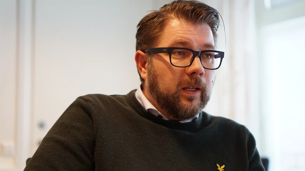 Dan Nilsson (S) beklagar förstår men beklagar beslutet att sänka hastigheten på en del av väg 35.