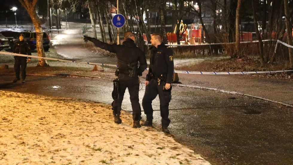 De fyra männen anhölls timmar efter skjutningen och är nu häktade.